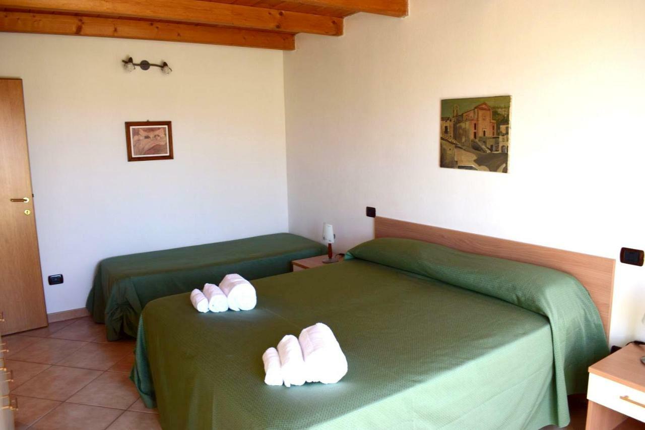 Costa Del Sinis Apartment กาบราส ภายนอก รูปภาพ